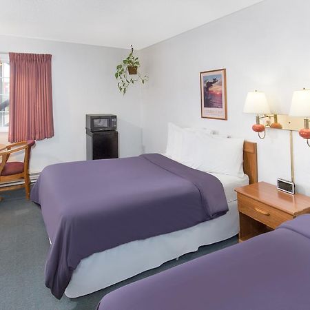 Redwood Inn Crescent City Dış mekan fotoğraf